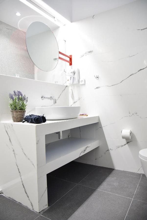 Central44 Yolo Casual Suite Aten Exteriör bild
